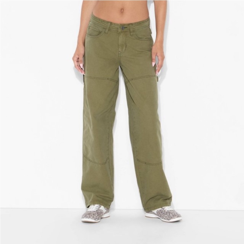 Women’s Low Rise  Carpenter Pants.  Green.  10